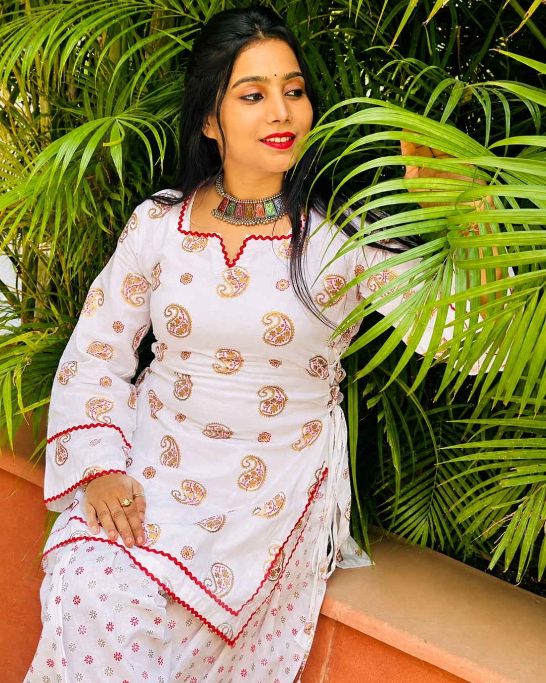 SUMITRA SQUARE NOTCH NECK BOTH SIDE CORD