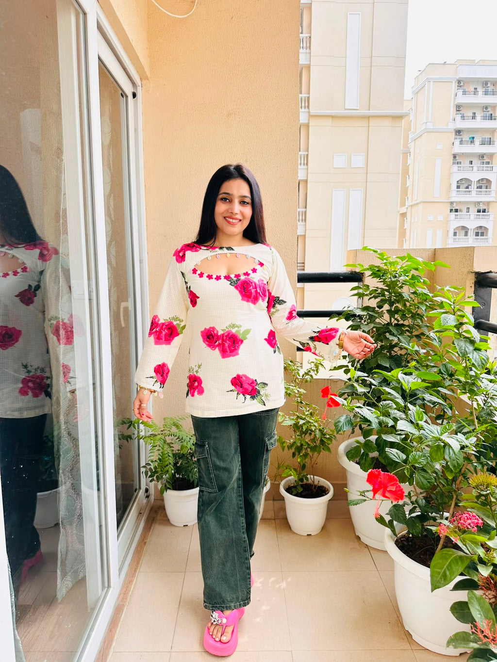 GULABO Women's Floral Rose Print Stylish Tunic Kurti