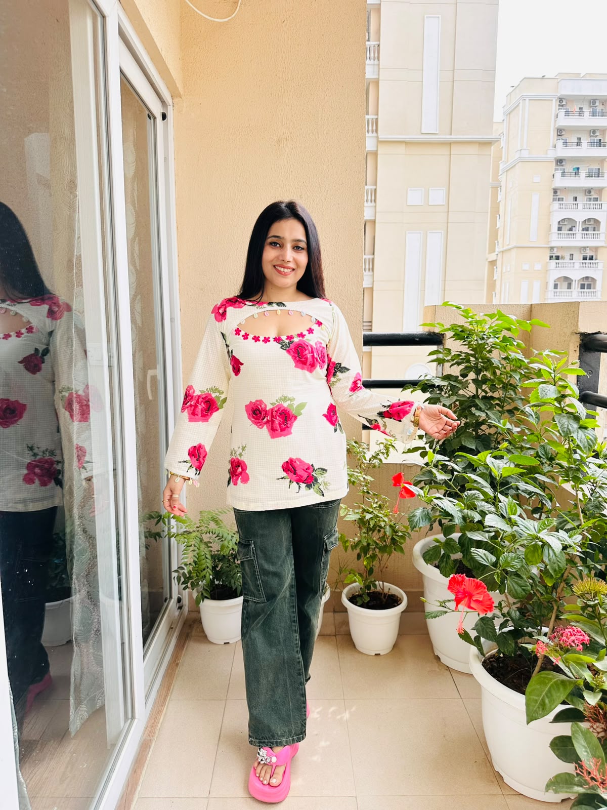 GULABO Women's Floral Rose Print Stylish Tunic Kurti