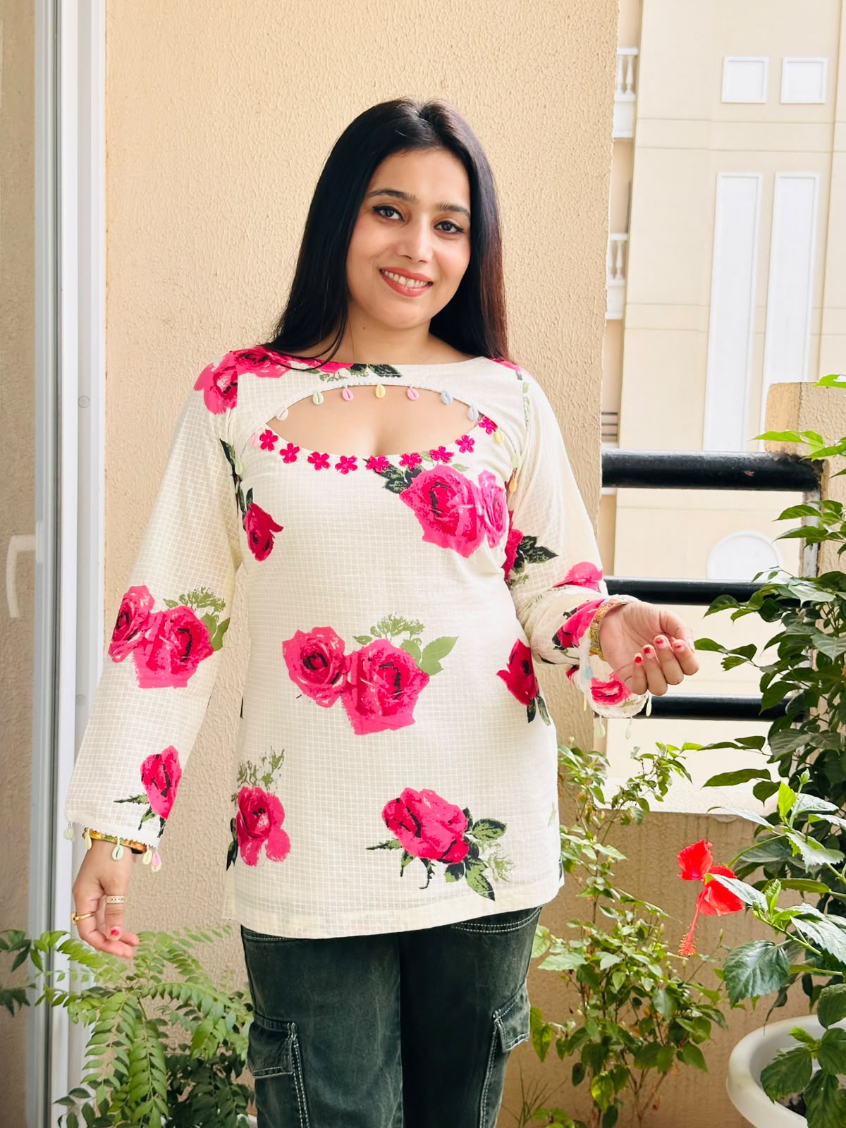 GULABO Women's Floral Rose Print Stylish Tunic Kurti