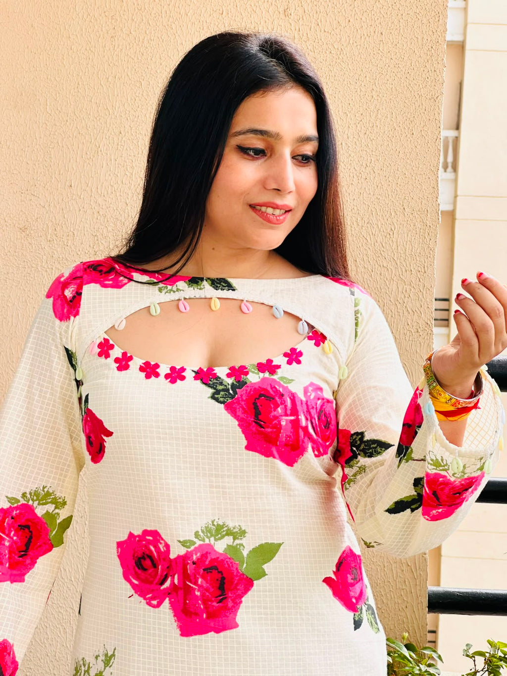 GULABO Women's Floral Rose Print Stylish Tunic Kurti