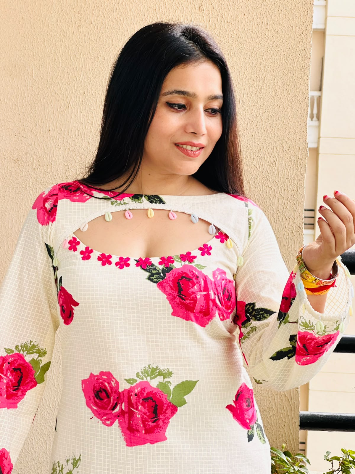 GULABO Women's Floral Rose Print Stylish Tunic Kurti