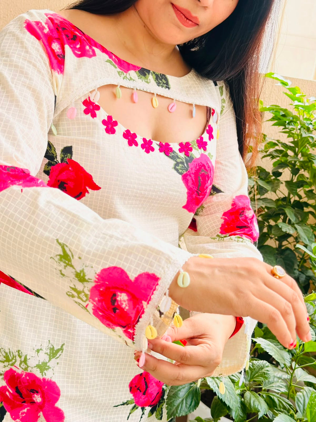GULABO Women's Floral Rose Print Stylish Tunic Kurti
