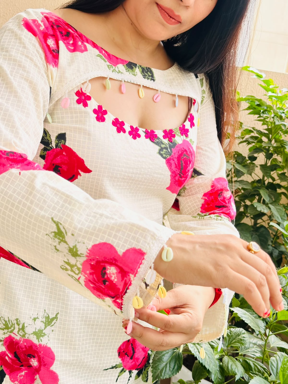 GULABO Women's Floral Rose Print Stylish Tunic Kurti